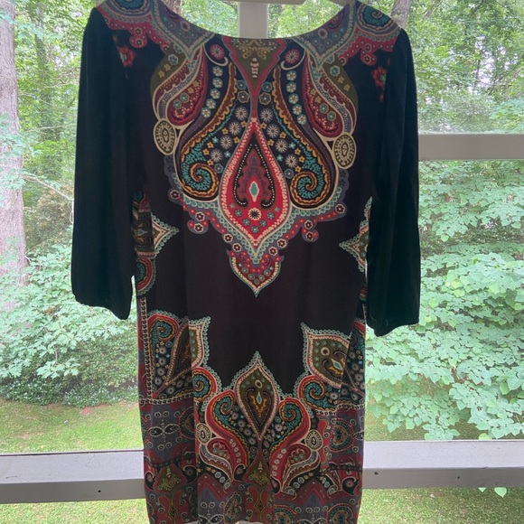 Black dress with colorful design - Picture 5 of 5